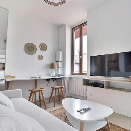 Le Charpennes - Beautiful T1 Apartment - Villeurbanne Exterior photo